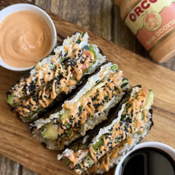 Sushi tacos con salsa cocktail — 4